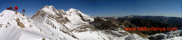 panoràmica: pic Pavots - cresta de las Espadas - pic Posets - vall de Llardaneta
